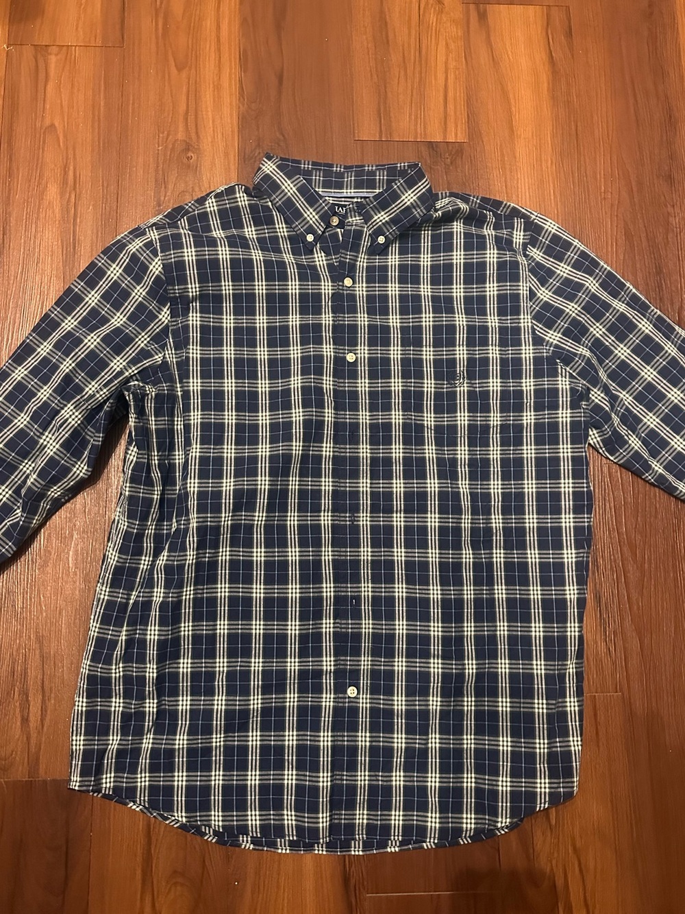 Chaps XL Men’s Navy and Blue Plaid Button-Down Shirt